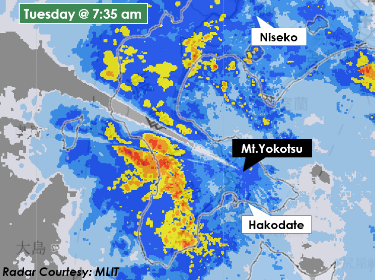 sayakasofiamori's tweet photo. At the time when a North Korean missile was crossing over Northern Japan, a weird looking shape emerged on the weather radar.

Apparently, it has nothing to do with the missile, but the radar situated on Mt. Yakotsu was blocked by higher mountains⛰ https://t.co/bJZxs43cWb