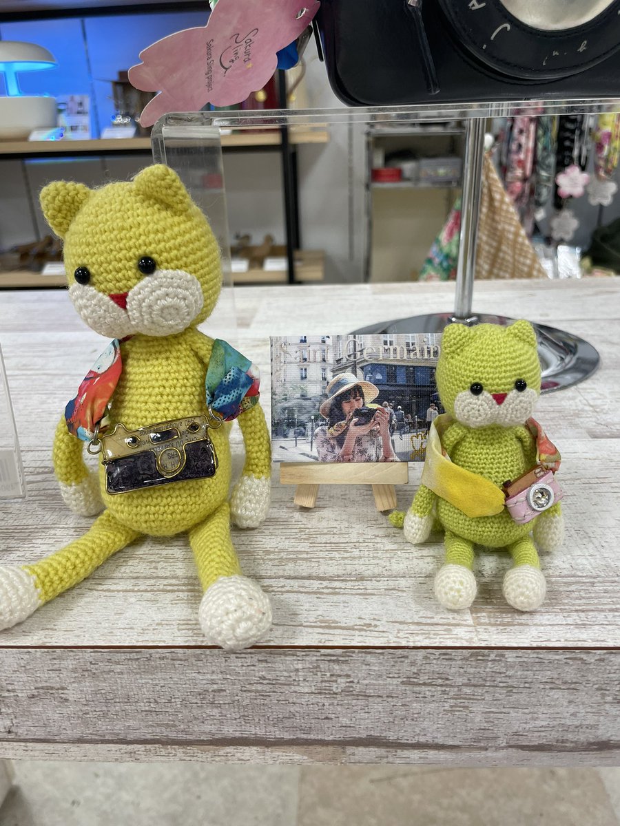 sakurasling_39's tweet photo. さて！岩田屋本店定番コレクション設営終わりました！@mikachu0720 ミカチュウの作品も一緒に福岡天神にやってきました♡明日から催事始まりますー！
#カメラストラップ　#スマホショルダー　#あみぐるみ https://t.co/C4cZ8AivZs