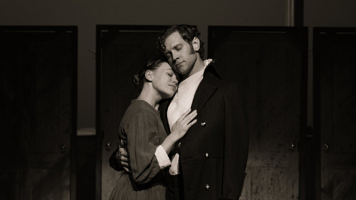 CourtyardArts's tweet photo. Jane Eyre opens tonight! 🎭🔥

🌟 "A compelling and powerful performance. A real explosion of creative talent, from both professionals and local actors!" (Audience member) 🌟

Tue 4 - Sat 8 Oct

Book now for this exciting production!
https://t.co/tTJYQVkQi4

#HerefordHour https://t.co/55Y2c732hs