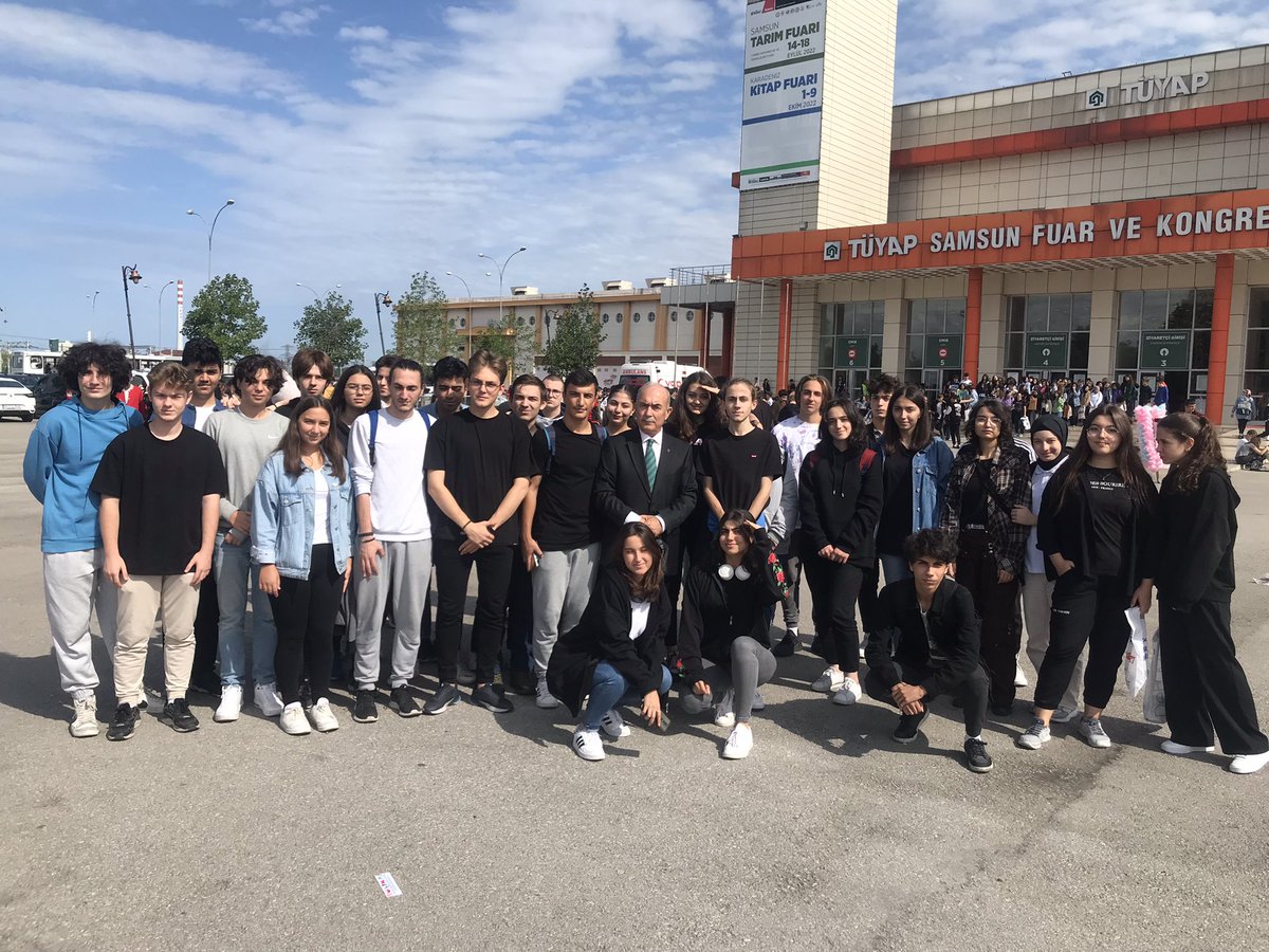 tbal55's tweet photo. Güzel bir günde fuardayız. https://t.co/usTRd7Vc3y