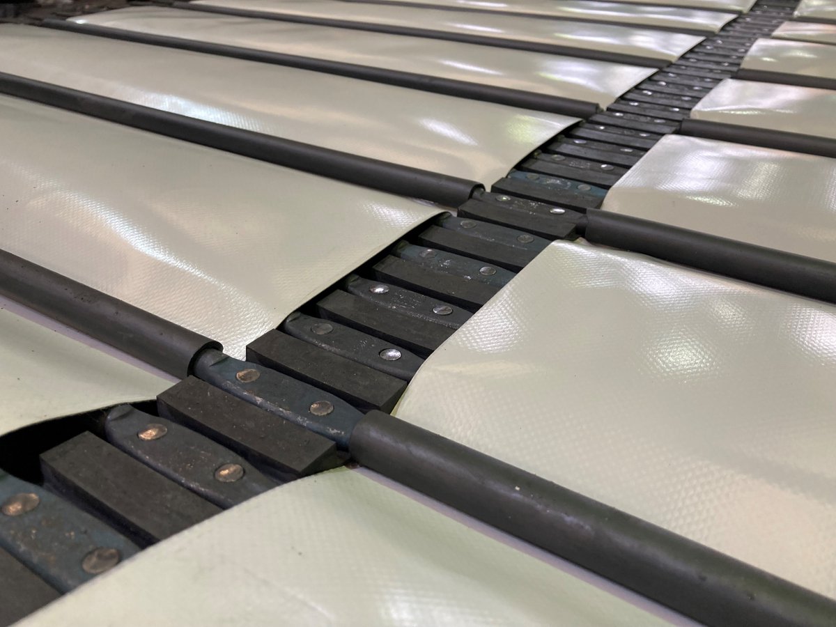 GriffUK11's tweet photo. Are you looking for crop protection options for your root crop harvester webs? 
Canvas sheeting is a lightweight option offering protection against the crop when transporting across the web. 
Griff UK are proud to work with their customers, to achieve bespoke requirements. https://t.co/TxJcZ7fsjg