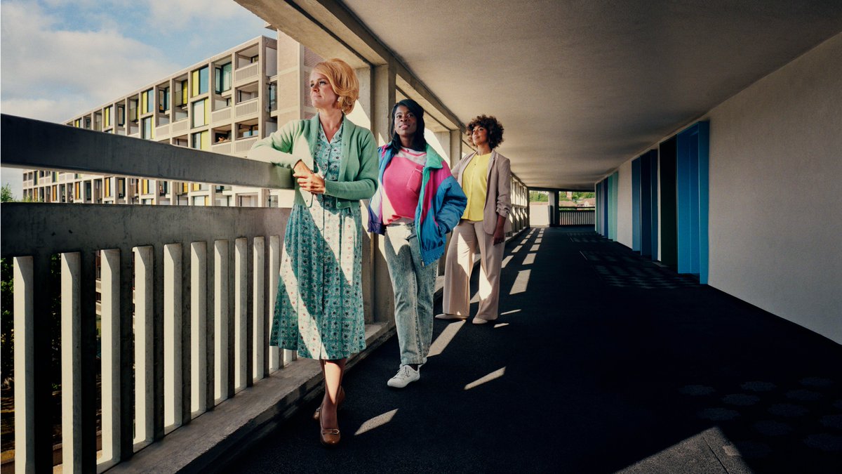 NationalTheatre's tweet photo. STANDING AT THE SKY’S EDGE / Feb 2023 in the Olivier

A love letter to Sheffield and the Park Hill Estate in an award-winning musical.

Directed by Rob Hastie with songs by Richard Hawley and book by @ChrisBushWrites.

A Sheffield Theatres co-pro in association with @LtdVarious. https://t.co/KQgmsT72Lm