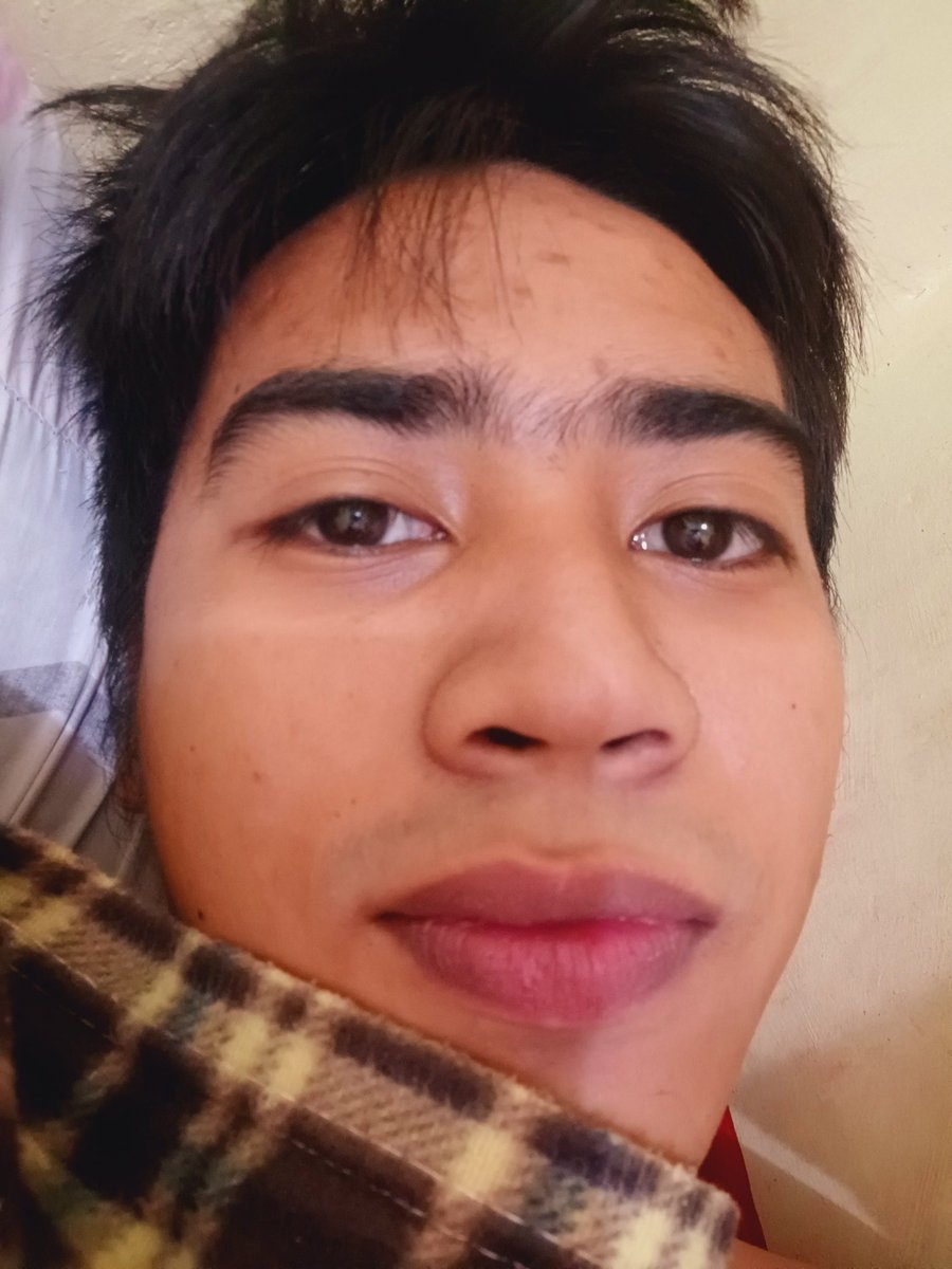 ocirej_'s tweet photo. paayos po nung kilay. hindi pantay https://t.co/FK8GrCgXZT