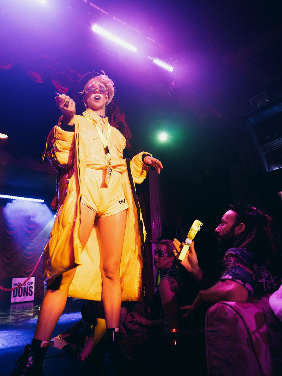 daisydorismay's tweet photo. Drag King takeover at The Box, Soho...
Photos: Late Night Humans
#HAUSOFDONS #DRAGKING #DAISYMAY #HANSOFF #STEVEPORTERS https://t.co/UBPtjarapr