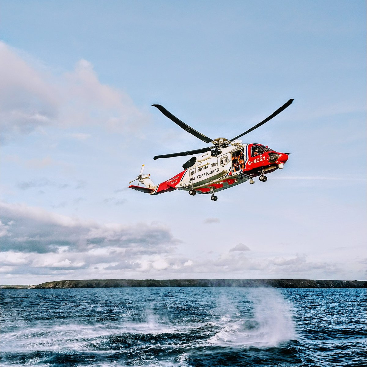 Tides are dangerous &amp; can catch anyone out – please check the tide times before travelling to our coasts.

Avoid the call. Be #WeatherReady &amp; check the weather forecast from the <a href="/metoffice/">Met Office</a> ☁️

Coastal emergency? #999Coastguard is ready to help 24/7 🚨

📸 Ben Sullivan/kernow.ben