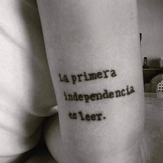 "La primera independencia es leer".
Leandro Gabilondo