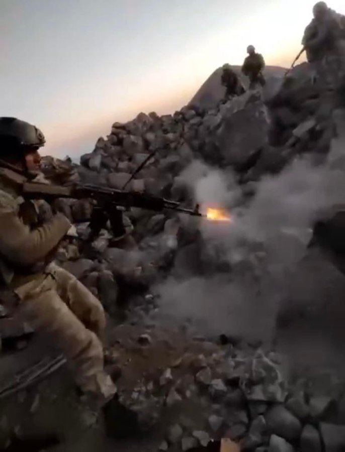 Rendues publiques 15 jours après les vidéos montrant des corps violentés de soldats arméniens, ces nouvelles scènes d’horreur ne doivent pas seulement soulever l’indignation, mais surtout conduire à des sanctions pénales, politiques et économiques contre l’Etat azerbaïdjanais.