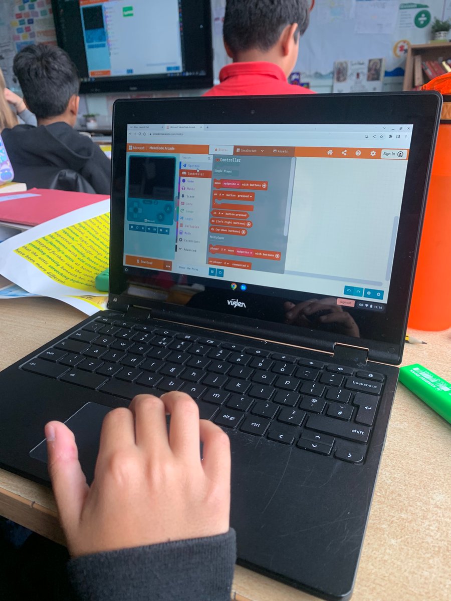 stcadocsprimary's tweet photo. Primary 7D participating in a live Coding lesson with Coram, to develop our digital literacy &amp; programming skills 💻 👩‍💻 👨‍💻 #DigitalLiteracyWeek @DigiSchoolsERC https://t.co/j63LXwb1As