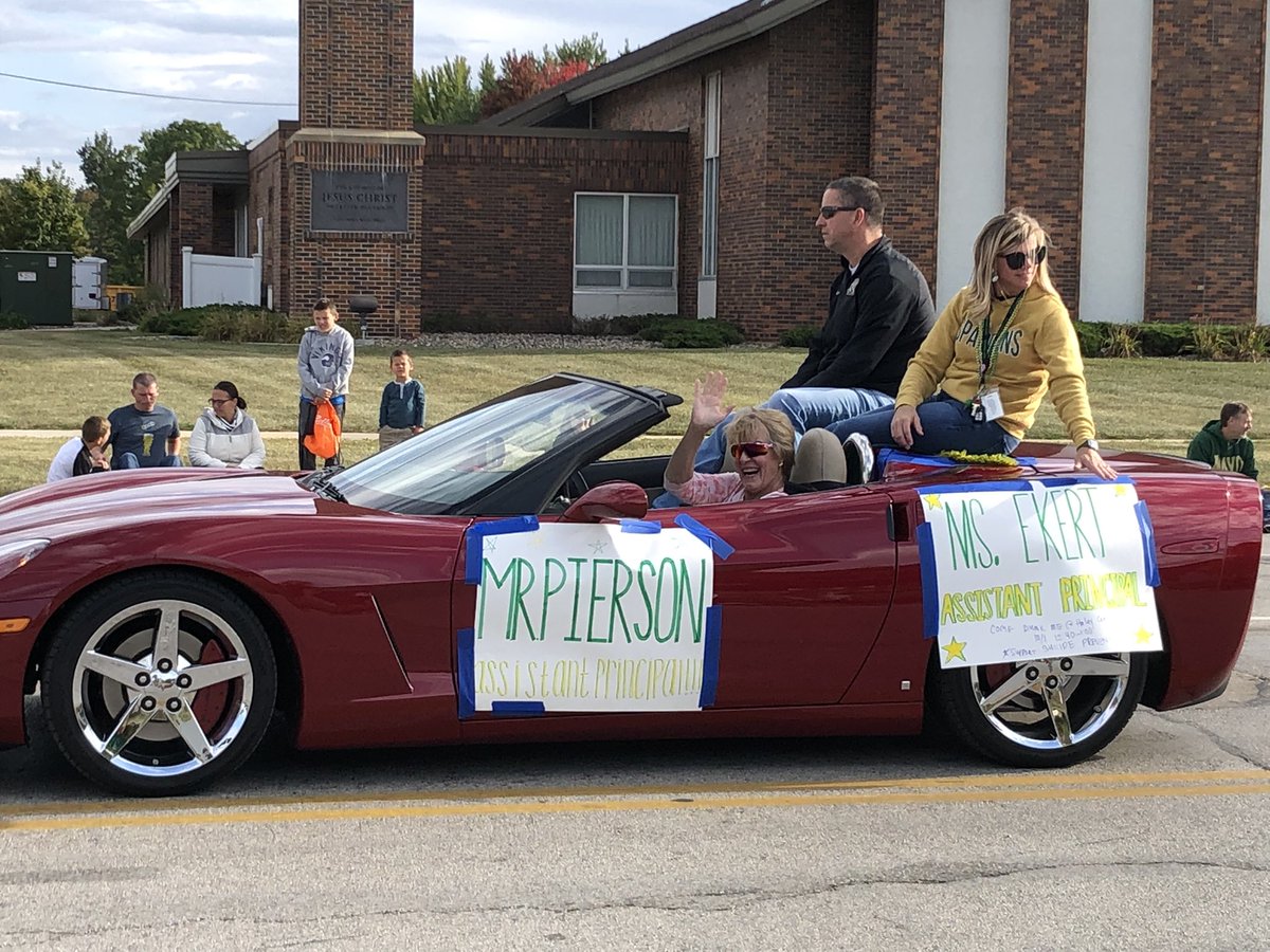 sigs12k's tweet photo. Mayo Homecoming Parade https://t.co/bREAesNUNh