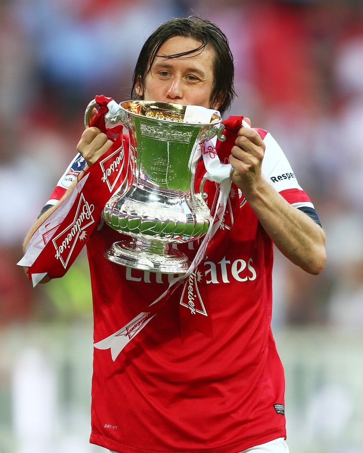 Arsene Wenger: If you love football, you love Rosicky. Happy 42 birthday Tomas 