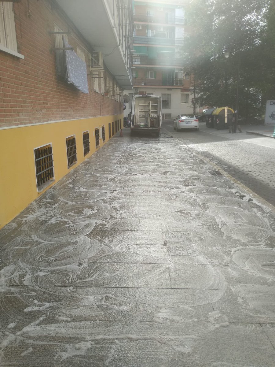 💦 Seguimos trabajando en las limpiezas intensivas por las calles de #SanSe.
Aquí, un ejemplo más 👇🏼
#SanSeLimpio 