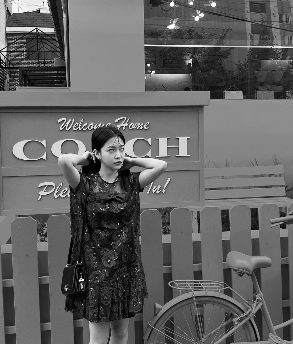 yerwik's tweet photo. To all who come to this happy place, coach ville welcome! @/coach 
#광고 #CoachNY #CoachFall22 https://t.co/vqG4lzdxY7
