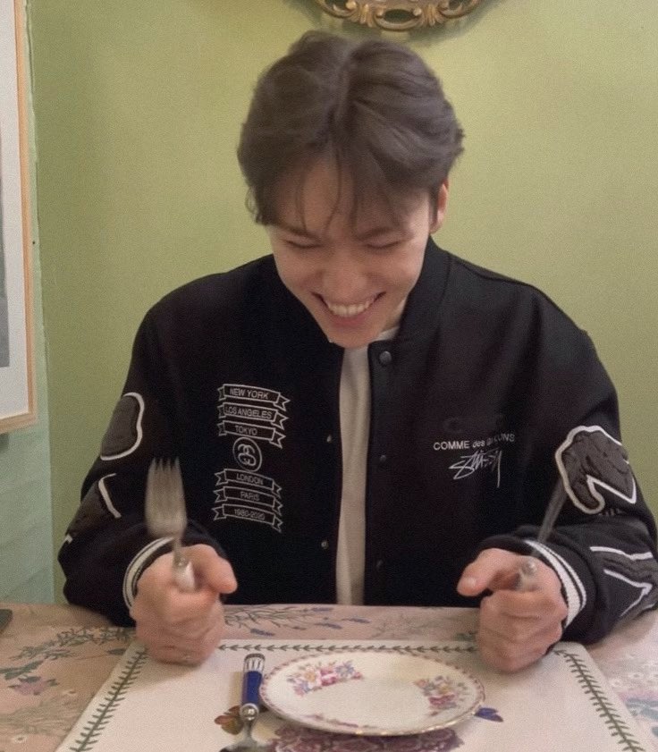 MANGAPRlNCE's tweet photo. ⠀
⠀ ⠀ ⠀  guess who’s a birthday boy. 🕺
⠀ https://t.co/sgBN1zacBT