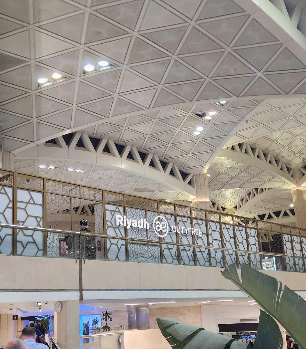ShendyBasem's tweet photo. Yesterday I arrived in #Riyadh, #SaudiArabia. This country has a special place in my heart as I lived there for 7 years! This is my first visit in 5 years and I am really happy that I am gonna meet customers, friends, Family !! https://t.co/mFAYlEBUub