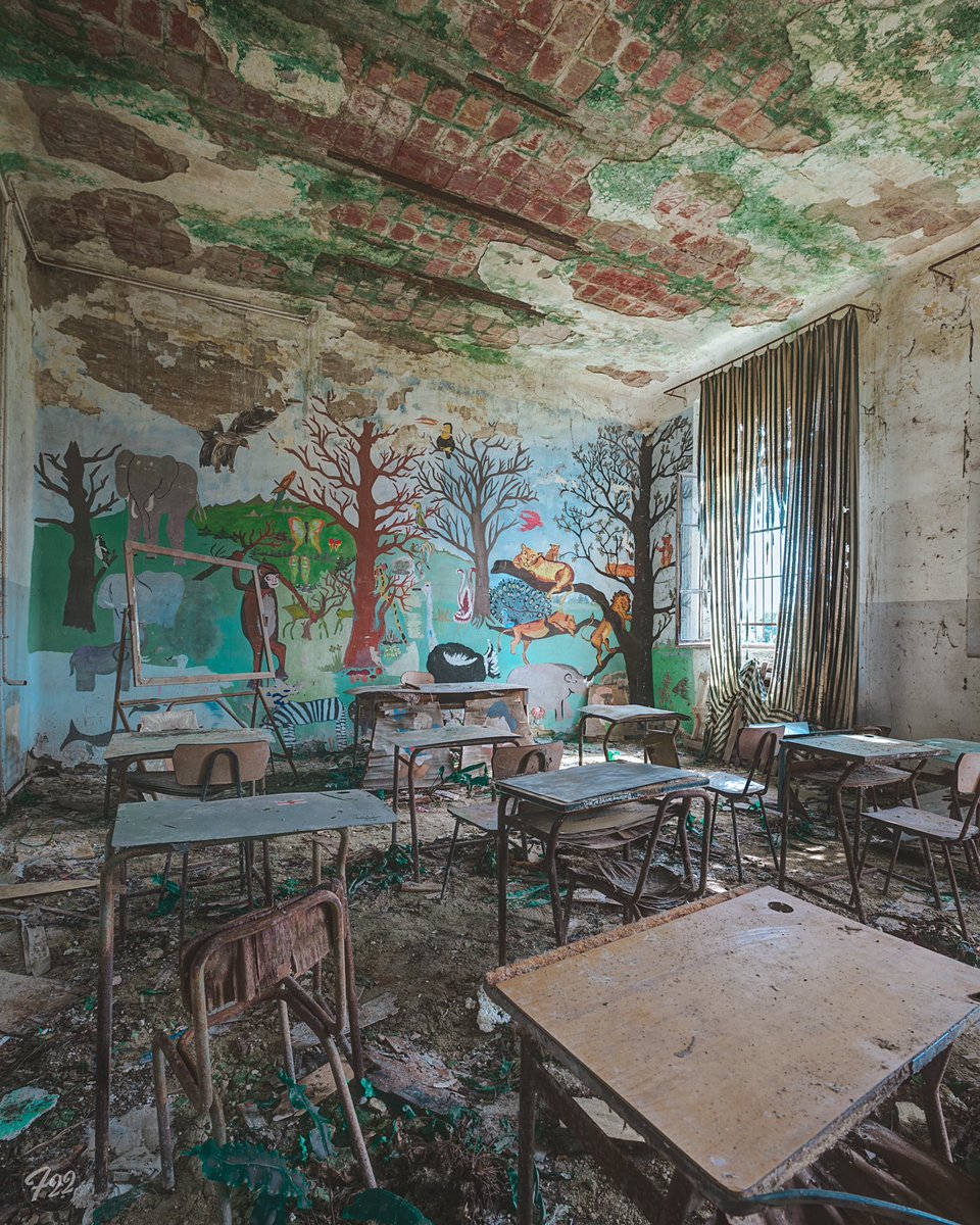 “Jungle School”

Taken on a recent Italy trip 
No history or other info on this one 

instagram.com/f22_photography
———————————————  
#abandoned #abandonedplaces <a href="/WorldAbandoned/">World Abandoned</a> <a href="/AbandonedPlace/">abandoned places</a> <a href="/atlasobscura/">Atlas Obscura</a> <a href="/boredpanda/">Bored Panda</a> <a href="/UrbexSociety/">UrbexSociety</a> <a href="/TalkUrbex/">www talkurbex com</a> #urbex #decay <a href="/BeautifulDecay/">Beautiful Decay Beauty</a>