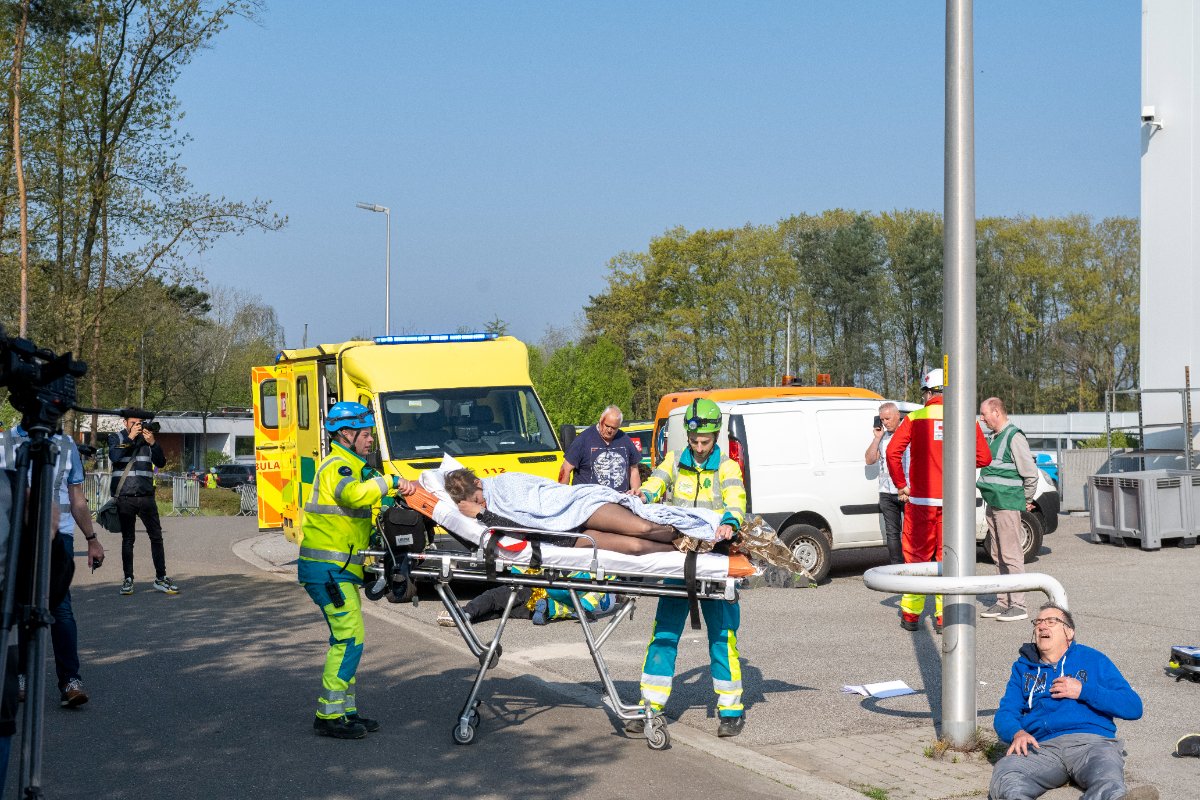 Op donderdag 6 oktober testen we #BEAlert. Wil je meteen verwittigd worden bij een noodsituatie in Genk? – Schrijf je vandaag nog in via be-alert.be #genk #noodplanning #ramp #communicatie #oefening #bealert