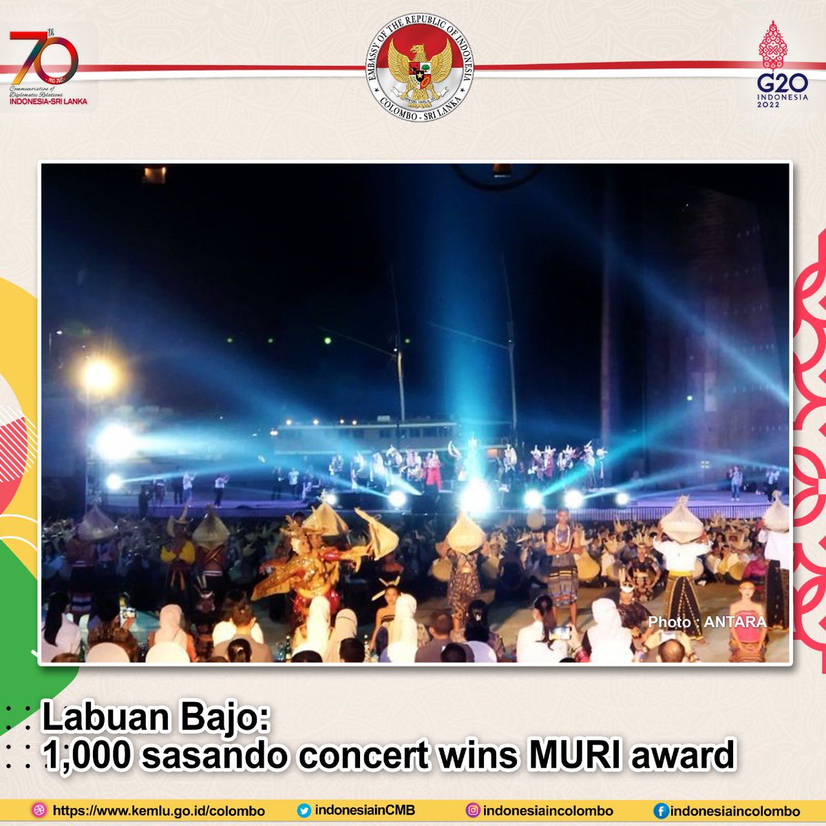 indonesiainCMB's tweet photo. The ‘Magical Sound of Sasando for the World’ concert was held in #LabuanBajo, East Nusa Tenggara, 🇮🇩, on Wednesday (September 28, 2022). #Sasando is a traditional musical instrument from East Nusa Tenggara Indonesia & is made out of bamboo & palm leaves. https://t.co/bLpsgE98GD