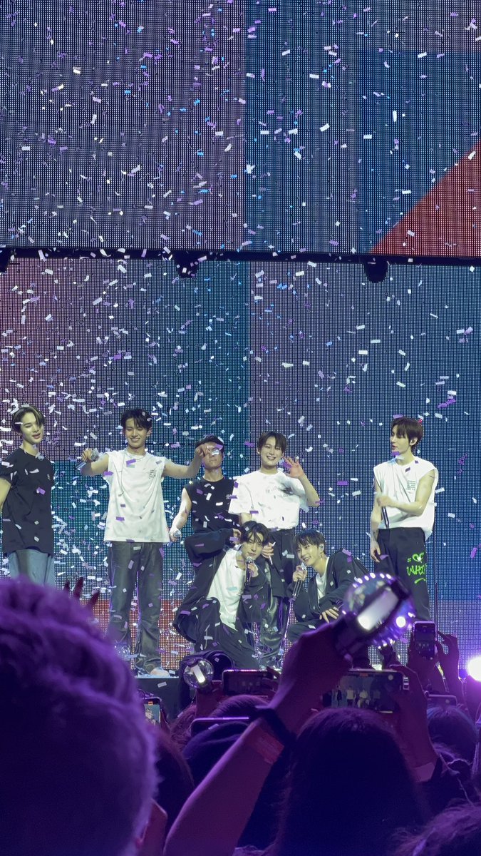 TheJungOne01's tweet photo. I lied. I have more ot7 pics 😭 https://t.co/l0N9AvXwpI