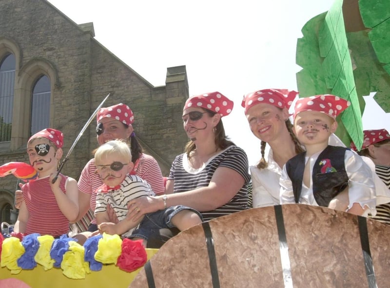 ribblefm's tweet photo. Morning from @markblackman here for the Ribble Valley's Breakfast Show til 10am! Here's your #3fromWhen clues to guess the year today after 8am... the year Den Watts returned to Eastenders, and #Longridge held their Field Days Procession - but what was the year? Let us know here! https://t.co/16SMfmHTsg