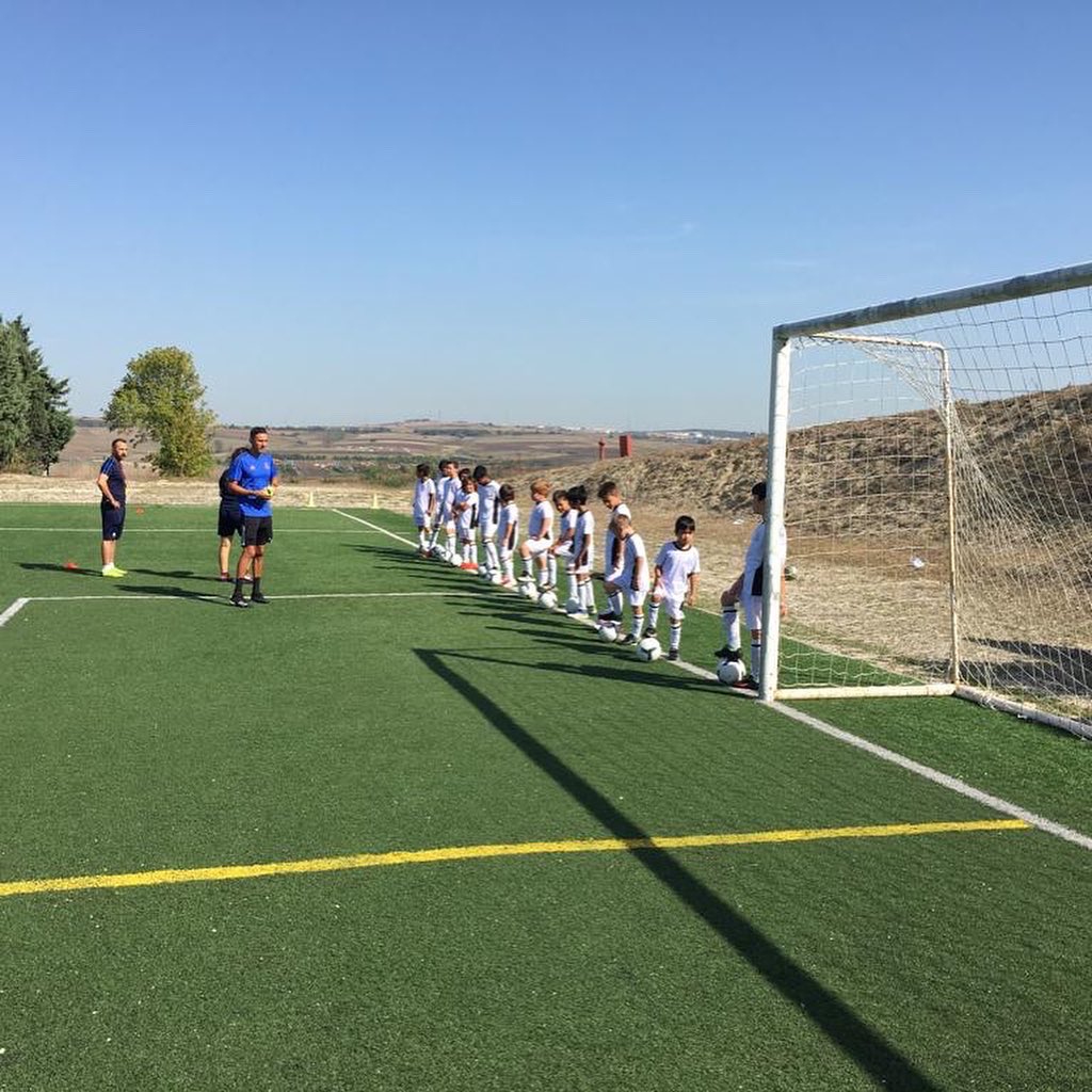 IICS1911's tweet photo. Real Madrid Foundation and coach Rodrigo Rojas running a football program on the weekends at the beautiful IICS Marmara campus! โฝ๏ธ๐๐พ
#IICS #LifeatIICS #IICSsince1911 #rmfistanbul #realmadrid https://t.co/StJE2MEZZN