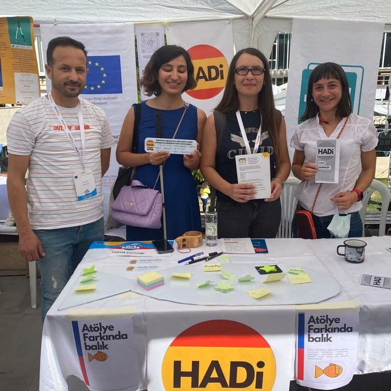 <a href="/hadidernegi/">HADi DERNEĞİ</a> <a href="/stgmdernegi/">STGM Derneği</a> ‘nin duzenledigi #sivilseslerfestivali ‘nde <a href="/koruz/">Alayına</a>.biz @espedalankara <a href="/cisstdernegi/">Ceza İnfaz Sisteminde Sivil Toplum Derneği</a> @ugard_bilgi <a href="/engellilerkonf/">Engelliler Konfederasyonu</a> ile biraradaydi. <a href="/stgmdernegi/">STGM Derneği</a> ‘ne ve tum emek verenlere tesekkurler.