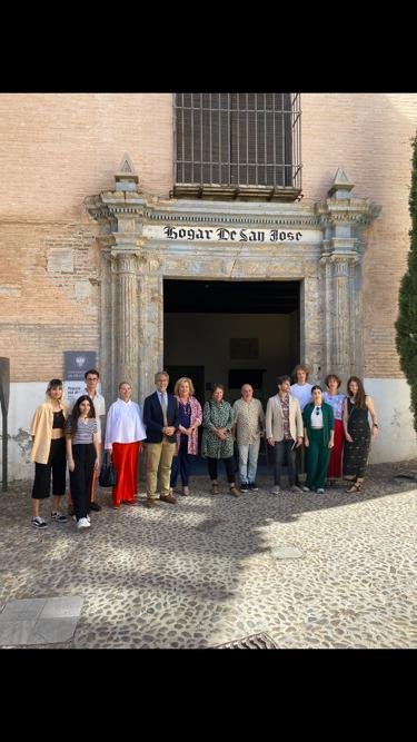 CSDanzaMalaga's tweet photo. La Universidad de Granada ha seleccionado a ocho artistas multidisciplinares, entre ell@s nuestra profesora de Danza Contemporánea Laila Tafur, para la II edición de "Los Tientos", un programa de residencias de creación de obras relacionadas con el flamenco. Bravo! #csdanza #UGR https://t.co/DbBPmB7gtf