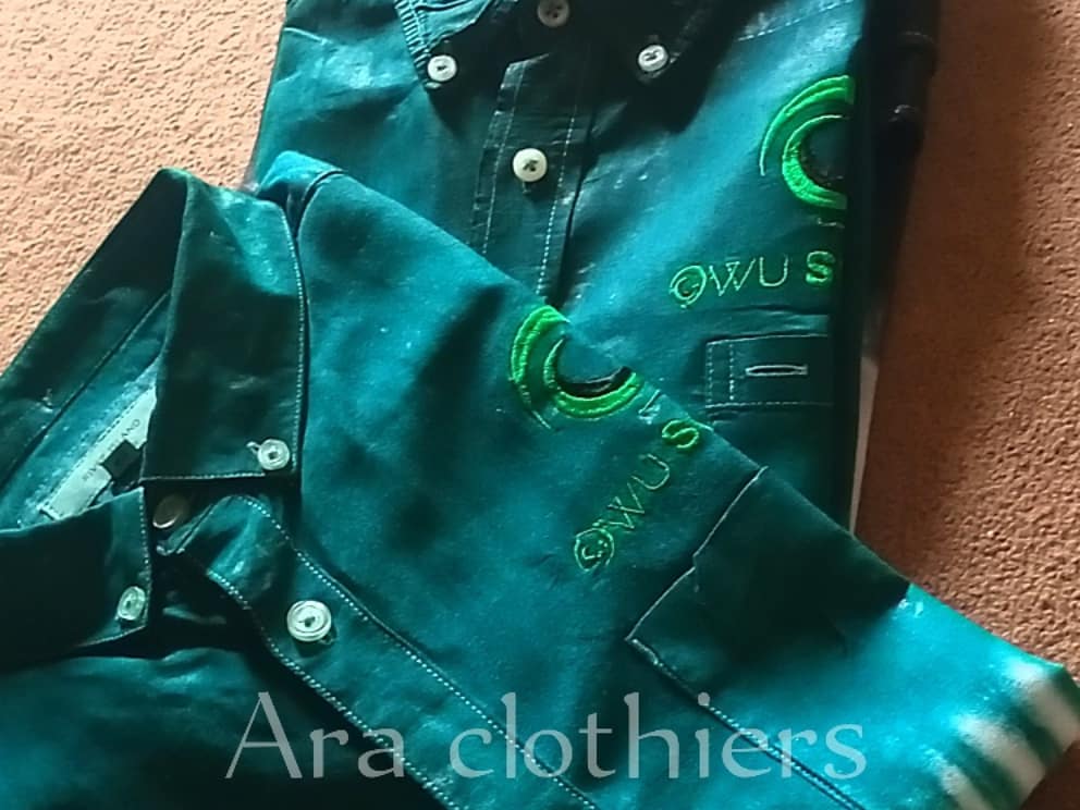 We make your brand speak unique
branded shirt or roundneck available in all styles and colors at less than #3000  please retweet my hustle #soso #WakandaForever #anikulapothemovie #Oshodi #Jagaban #asaridokubo #yorubas #adire #African