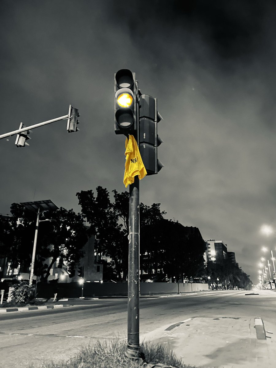 Smoke5g's tweet photo. NIGHT BY NIGHT⚠️🚨
#HighVisibility4StreetKids
#SovenageCautionTee 
#FloodTheStreets https://t.co/lk0RDnIBdb