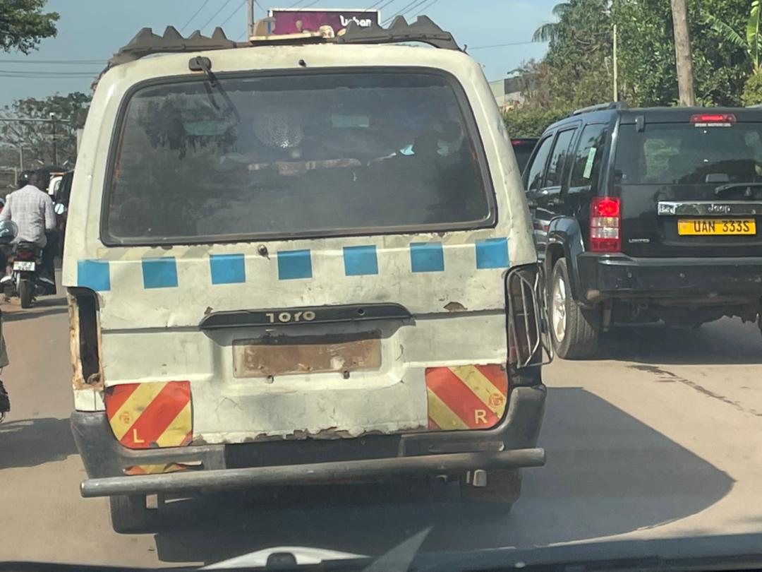 francis_isano's tweet photo. Dear @PoliceUg ,a taxi on streets of Kampala without a number plate, no indicators, in horrible shape but full of passengers 🥺.

Let's not concentrate on EPS tickets alone and forget people's lives https://t.co/2T98DG6NTX