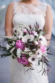 TJsDesignsEvent's tweet image. As a event strategist created a Customized bouquet design with our bride in mind incorporating her desired color scheme. #weddingbouquet #tjsdesignsandevents #centralflorida #tarralynjoneseventstrategist  #winterparkfl #tjsondemand