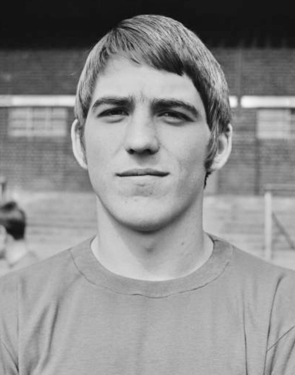 Football Back Then ⚽️🏐⚽️ tweet media