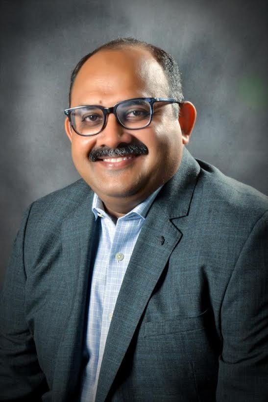 blockwindnews's tweet photo. Learning to #mintNFTs can open door to monetizing digital material at prices that beat market for business owners &amp; artists. In an interview with #NFTMetta @YunometaHQ founder #ArijitMukherjee provides advice for those who are new to #NFTmarket.

Read More https://t.co/JOHm0X51C5 https://t.co/E33YDTdXIE
