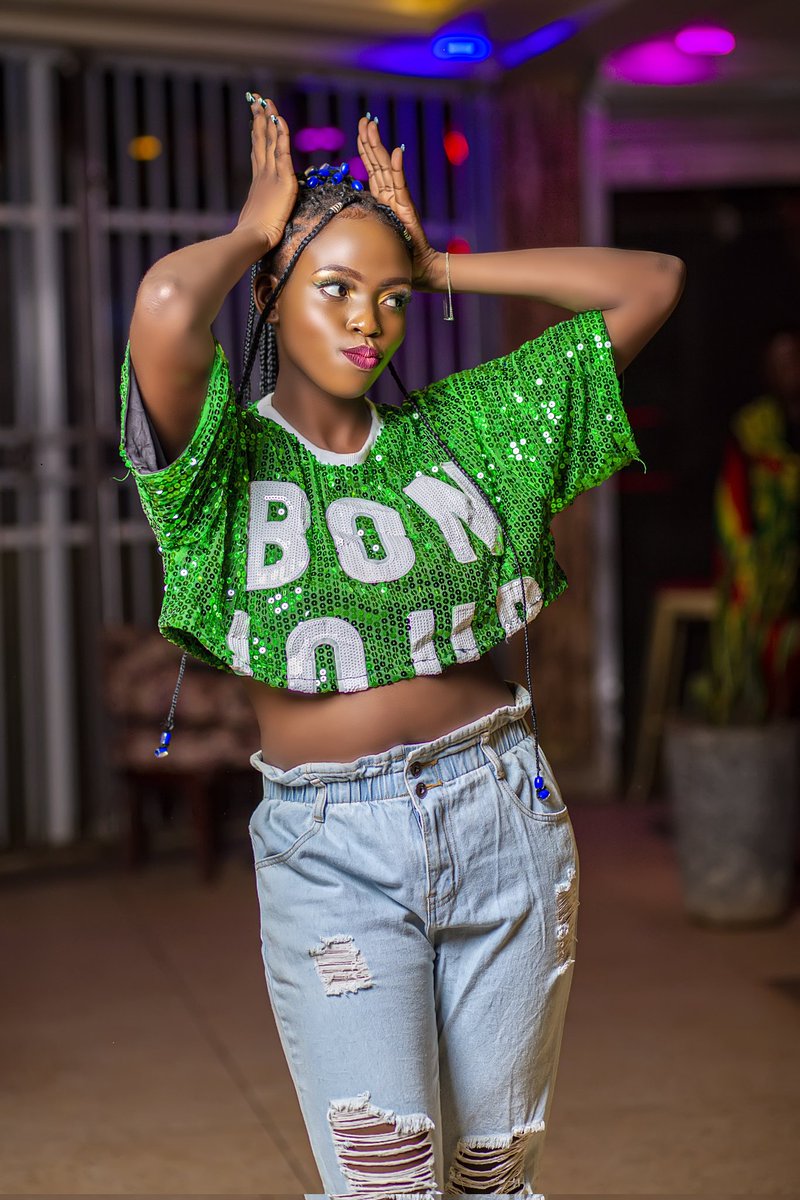 GabbyMirembe's tweet photo. Always remember it has to be dark for a star to appear.
#GabbyMirembe 🌟 
#leerokukyakalaleero
#dancingfloor. https://t.co/ByC2VNu6ED