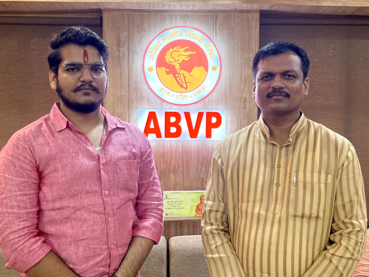 i_amShivamsingh's tweet photo. हित वचन नहीं तूने माना, मैत्री का मूल्य ना पहचाना
तो ले मैं भी अब जाता हूं, अंतिम संकल्प सुनता हूं
याचना नहीं अब रण होगा,जीवन जय या की मरण होगा।
भाईसाहब🙏
@iGhanshyamShahi #boss
@ABVPVoice @Abvp4Awadh
#abvp #ABVP_DYNAMITE https://t.co/4609FrHzfZ