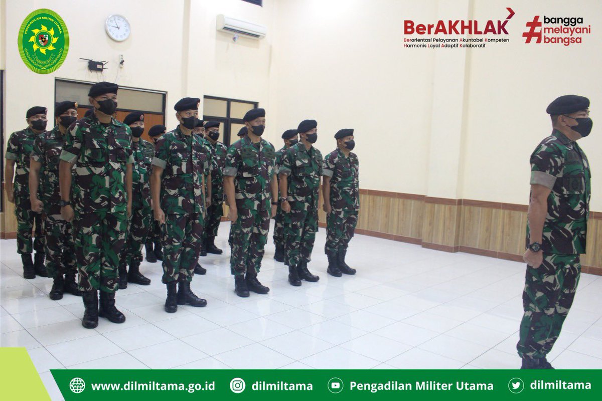 dilmiltama's tweet photo. Jakarta, 3 Oktober 2022.
Bertempat di ruang sidang Pengadilan Militer Utama, Plt. Kadilmiltama Marsma TNI Haryo Kusworo, S.H., M.Hum. memimpin Acara Laporan Korps Kenaikan Pangkat Perwira, Bintara dan Tamtama di Lingkungan Peradilan Militer. https://t.co/0iIcCbiHMH
