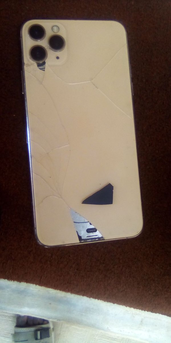 EngrBerny's tweet photo. Does your iPhone back glass look like this?
Well... I can fix that for shikini money..

Tinubu .. Peter Obi .. South South .. Asari.. https://t.co/ShtT2VSgqV