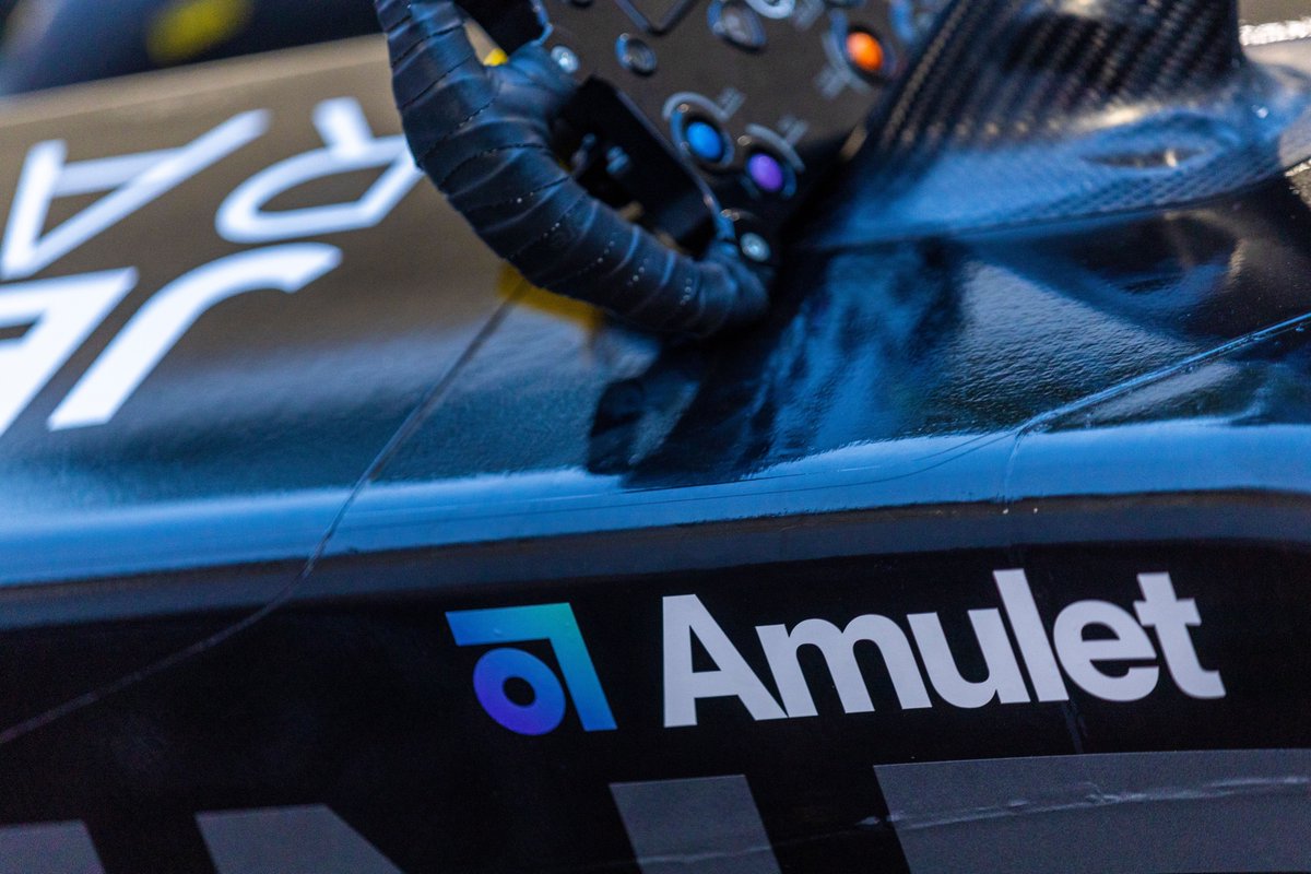 AmuletProtocol's tweet image. It was an honor sponsoring @Caitlyn_Jenner Racing cars at the Singapore Grand Prix 🇸🇬🏁

In extremely difficult conditions @JamieChadwick and @ChloeCRacing tried their hardest and still did the AmuNation proud🧿

Our logo on @SkySportsNews was the ultimate end to Launch week! 🚀