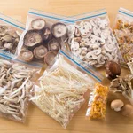 キノコは冷凍すべし!冷凍するだけでなんと旨味は3倍もアップする!