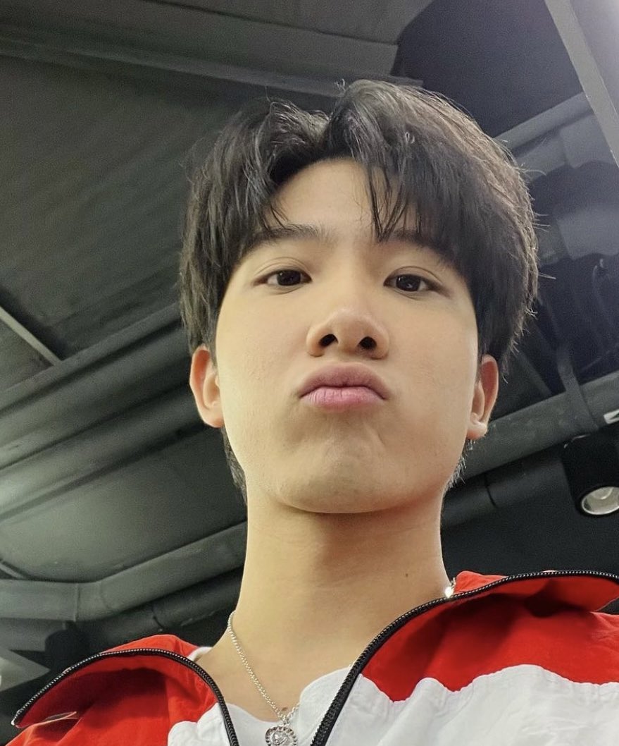 dramadiarys's tweet image. When Khao goes 😙 
#khaotungg #khaotung #eclipsetheseries #เด็กน้อยของขต