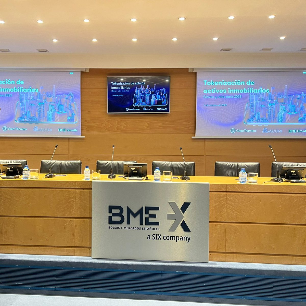 GrantThorntonSp's tweet photo. 🟣Ya tenemos todo preparado para comenzar este evento donde analizaremos junto a #ASOCIMI y @GrupoBME, los beneficios del #Blockchain y la tokenización de activos para el sector #inmobiliario y las claves y retos para 2023. https://t.co/D9M8Wsmgw5