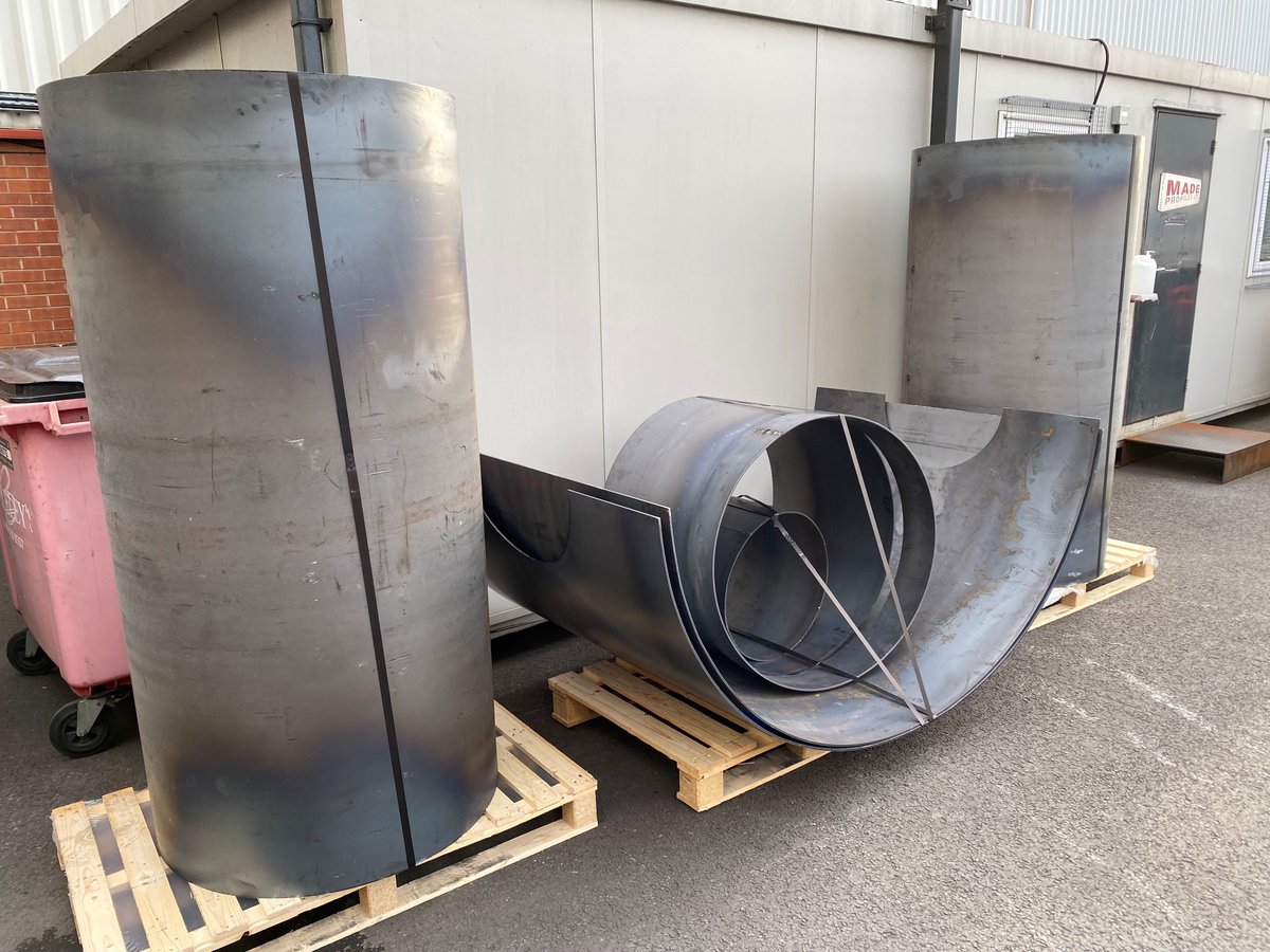 6mm thick mild steel rolled into pipes and half pipes, tack welded and ready to be fabricated by the customer!

#rolling #forming #fabrication #welding #engineering #plasmacutting