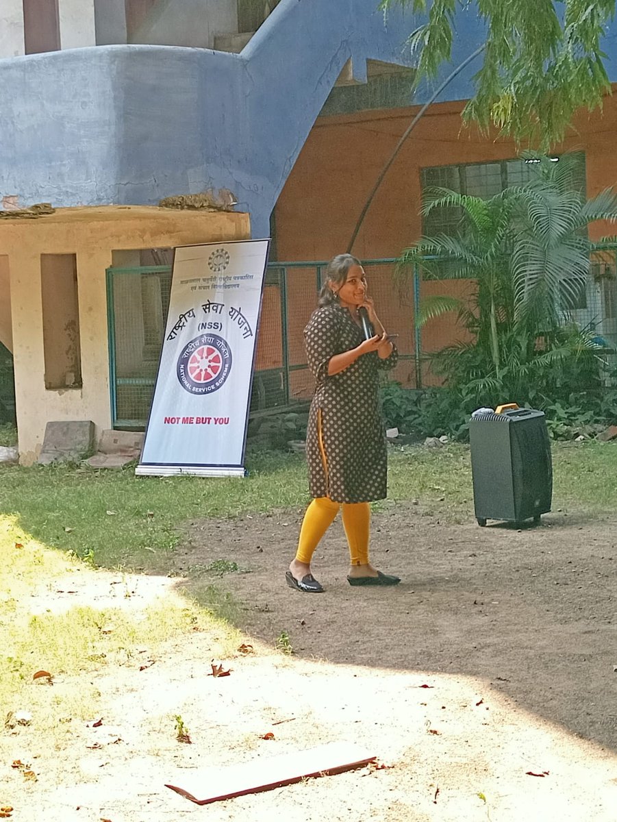 Nssmcu's tweet image. &quot;JOIN NSS CAMPAIGN&quot; के आखिरी दिन रासेयो स्वयंसेवकों ने @mcu_bhopal के प्रांगण में ओपन माइक का आयोजन किया।
ओपन माइक के द्वारा स्वयंसेवकों ने विद्यार्थियों को राष्ट्रीय सेवा योजना के बारे में अवगत कराया। 
@_NSSIndia
#NSS #joinnss