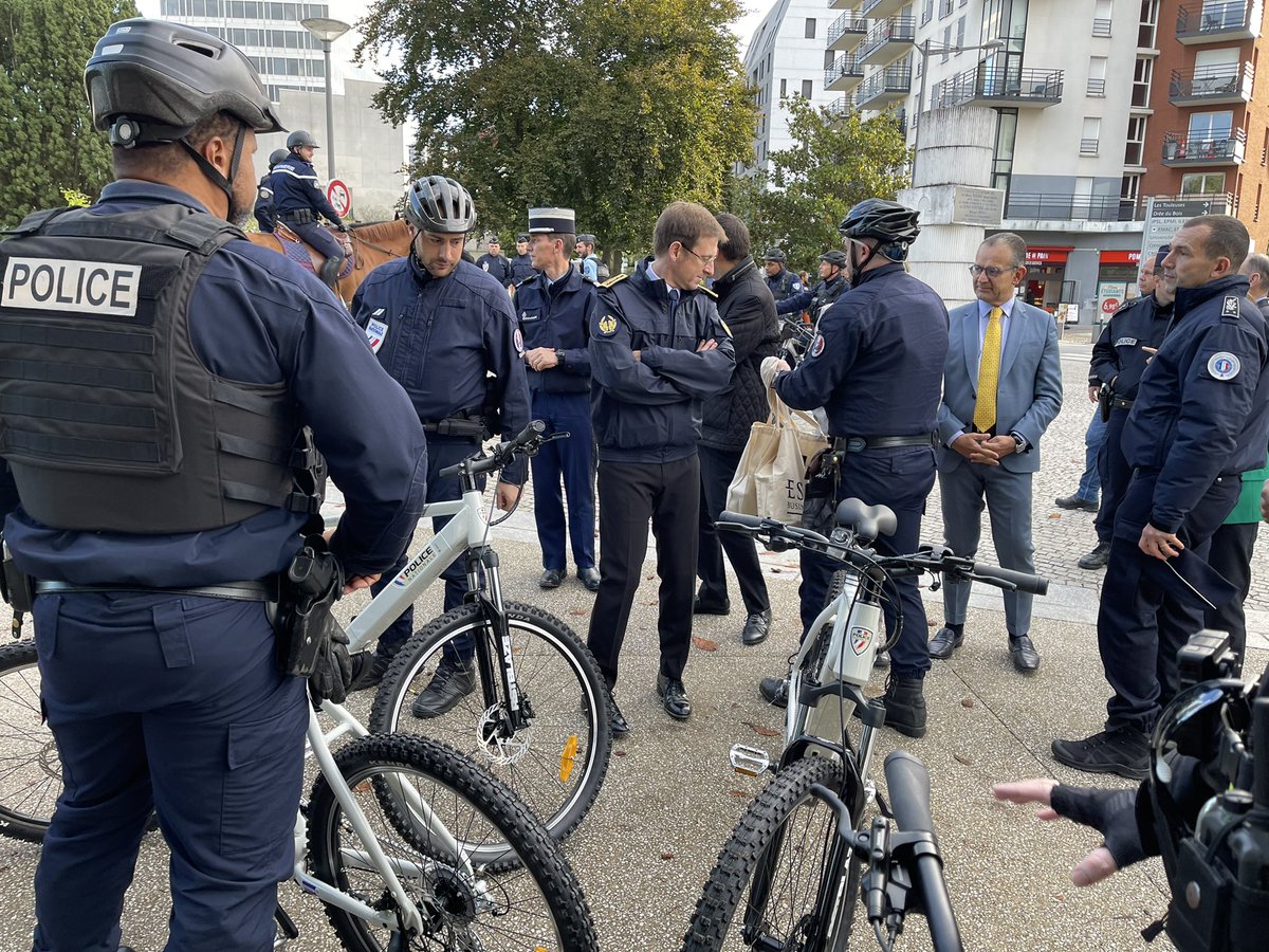 La sécurité de nos étudiants est une de nos préoccupations majeures, l’Essec s’applique à la mise en place du protocole de Sécurité avec la Préfecture de Police.