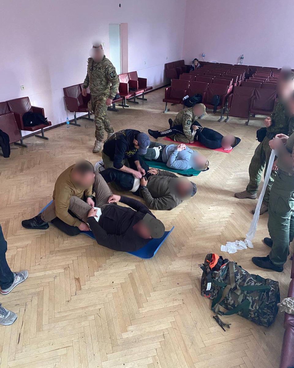 sp_shum's tweet photo. Тренування, вивчення нового та закріплення старого дуже важливі в нашій справі. Існує багато речей, які повинні бути доведені до автоматизму. Для цього ми тренуємося кожну вільну хвилину в очікуванні нового відрядження. #зсу #війна #війнавукраїні #тренування  #славаукраїні https://t.co/paB5ufXmbY