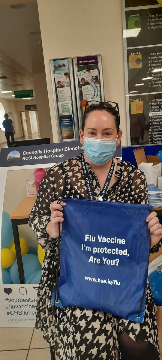 Connolly Hospital staff giving it their best shot to reduce their risk of contracting and spreading flu this winter season 💉!Well done Lisa Parker, the 1st staff member to receive a vaccine today #CHBFluheros @ConnollyNursing @MadanMSharma1 @AnnMarieMullig2 @RCSI_Irl @HSELive