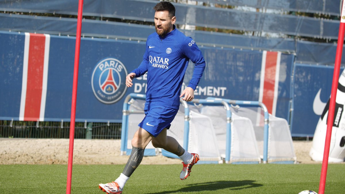 PSG_inside's tweet photo. Dernier entraînement avant #SLBPSG ! ⚽️

#UCL https://t.co/JgthnAAKmH