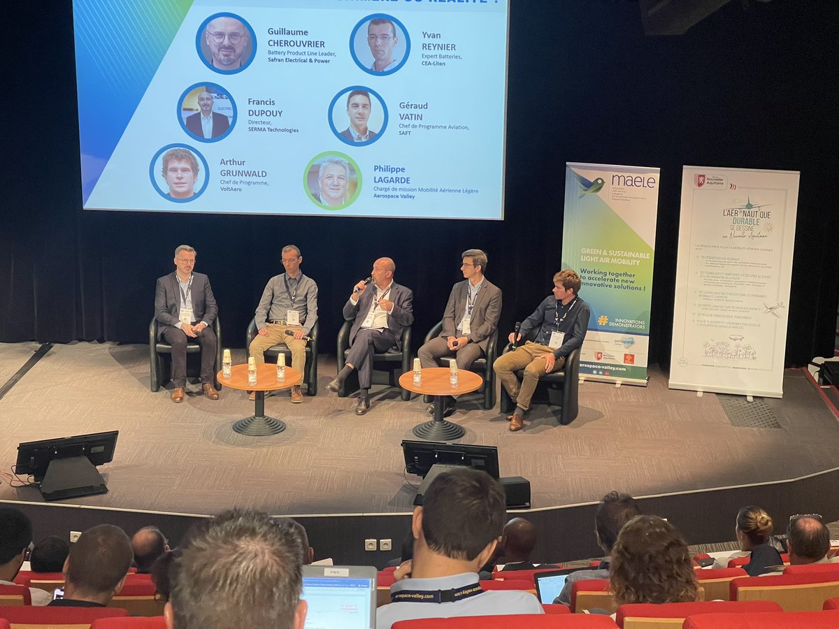 AerospaceValley's tweet image. [ #LIVE ] Première Table ronde : « Les batteries : chimère ou réalité ? » où nous avons la chance d’écouter : @VoltAero, #SAFT, #Serma Technilogies, @SafranElectric &amp;amp; @CEA_Liten. 

Cc @abeevents, @NvelleAquitaine 
#JMALVD2022
#Innovation #Batteries #Aeronautique