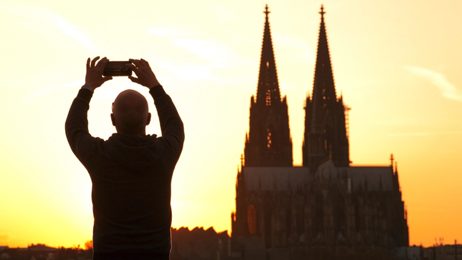 refpunktch's tweet photo. Digitalisierung ist auch für Kirchgemeinden eine Chance. Worauf sie dabei achten müssen, sagt Experte Hanno Terbuyken Im Interview. #refFokus @dailybug
https://t.co/P0TrHmwsau https://t.co/OzYp93xdGU