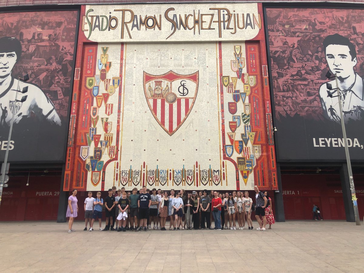 guiseleyschool's tweet photo. Such amazing photos from our students and faculty enjoying the beautiful weather and exploring in Seville 🌞 Everyone at Guiseley School is wishing you all the most wonderful time! https://t.co/tjWbgIXC0I