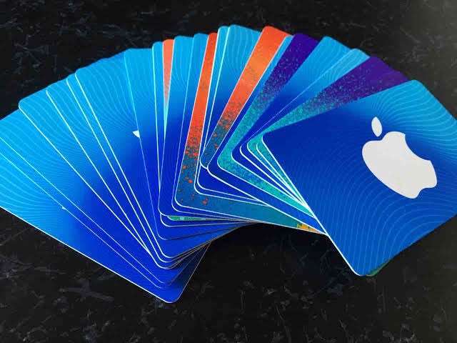 vX2HuA7pzj5RZ5W's tweet image. iTunesカード10万円分配布します。
条件はフォロー＆RT‼️
期限は11月の初めまで
抽選で決定します。
 #iTunesカード配布 
 #iTunesカードプレゼント